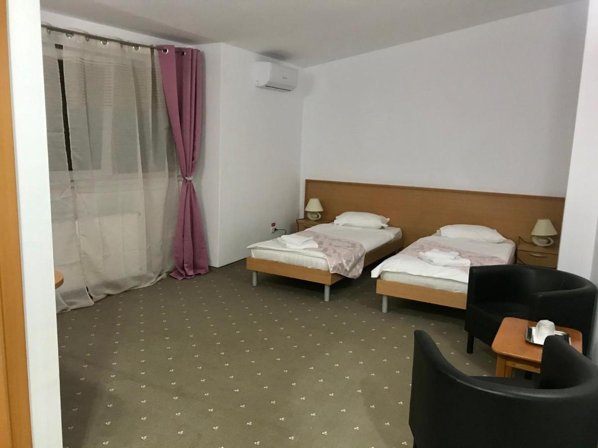 Hotel Vandia Τιμισοάρα Εξωτερικό φωτογραφία